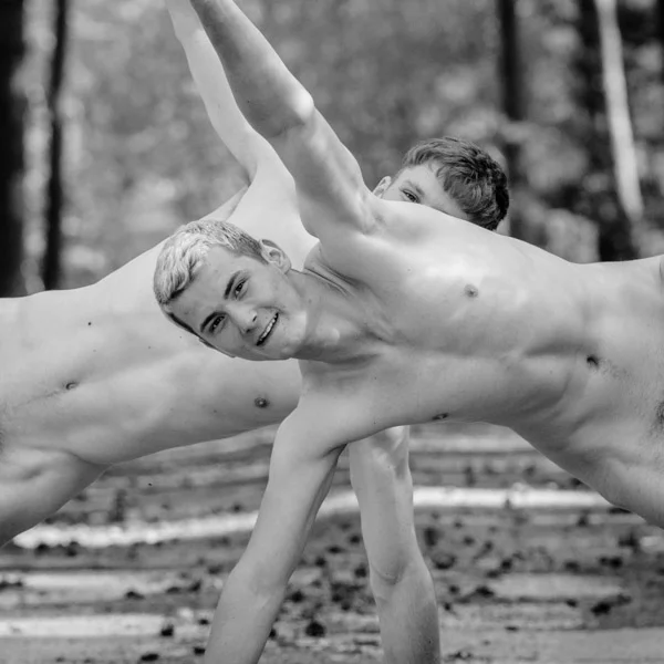 male nudes ideas, men nude ideas, positioning for male nude, nude poses men, nude poses for men, male nude photography poses, nude male art poses, nude male photography poses