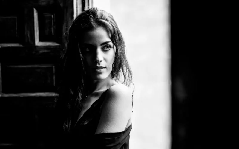 sensual boudoir poses-5