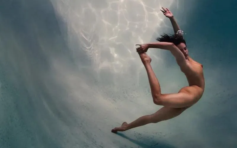 underwater nude photography-5