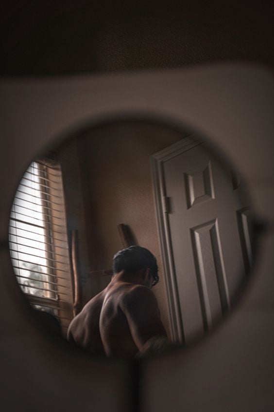 Mirror posing ideas for male