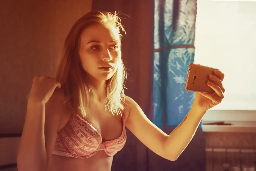 Women clicking nude selfie in lingerie, nude selfie poses, nude selfie, nude selfies women