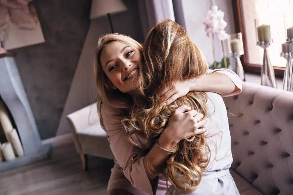 best friend poses for 2 female, best friend photoshoot poses, best friend photo pose, girl best friend photoshoot ideas, best friend poses for 2, friends photo ideas, best friend poses, friend poses, bestie photo pose, friend photo pose, poses with best friend