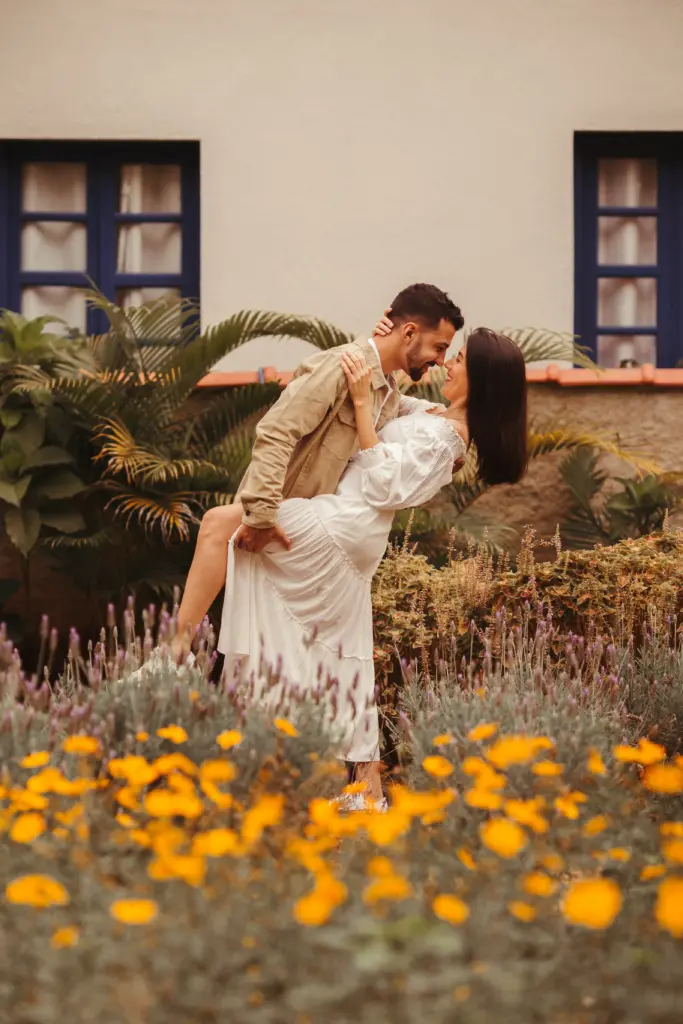 Couple giving hollywood pose