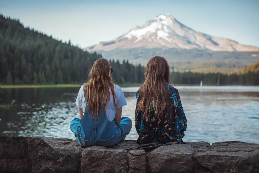 best friend poses for 2 female, best friend photoshoot poses, best friend photo pose, girl best friend photoshoot ideas, best friend poses for 2, friends photo ideas, best friend poses, friend poses, bestie photo pose, friend photo pose, poses with best friend