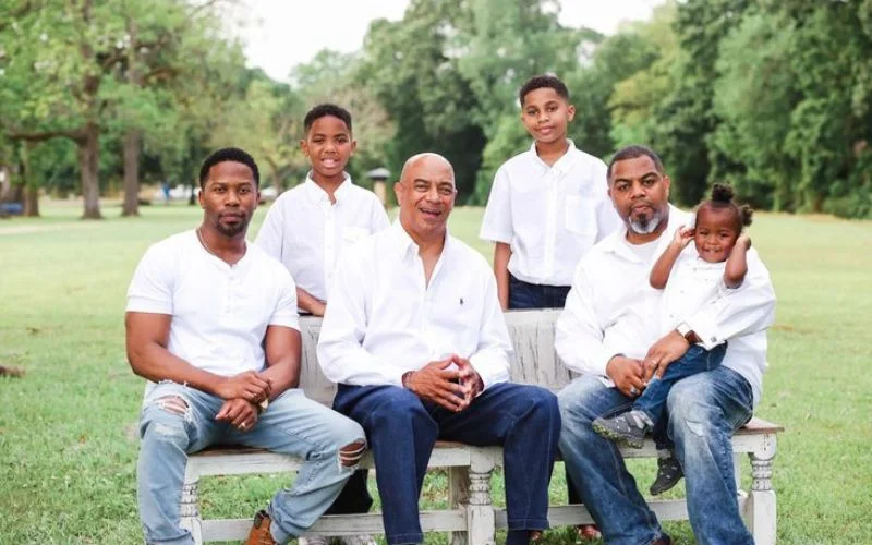 group the genders for fun family picture ideas, family Group photo pose