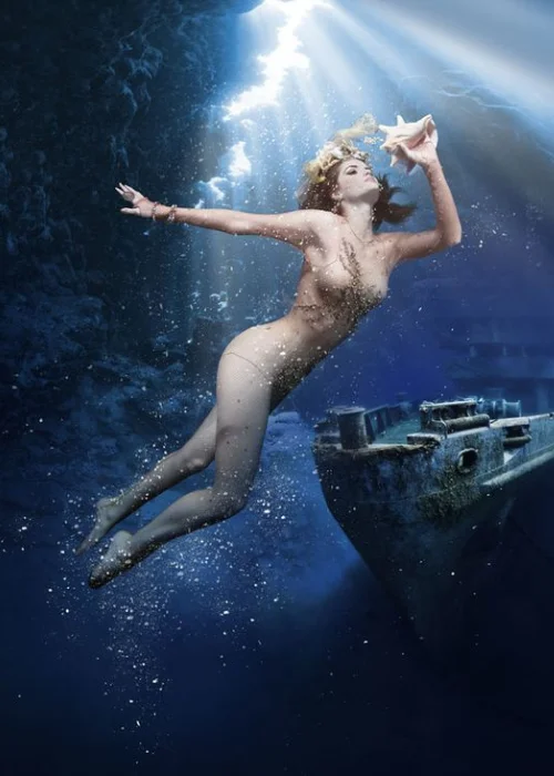 underwater nude poses