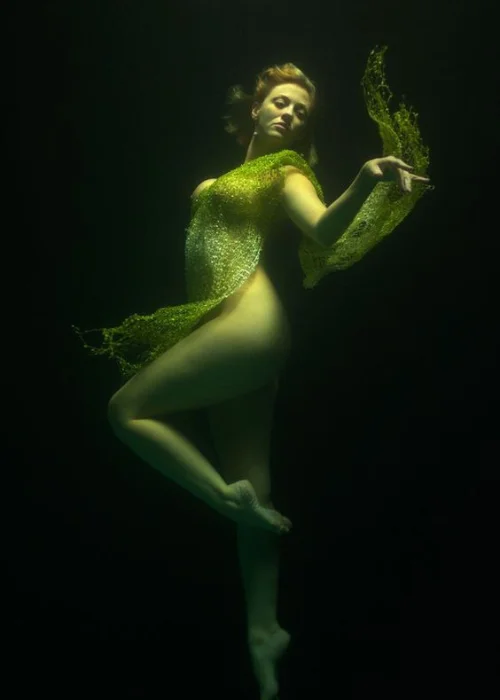 underwater nude photo