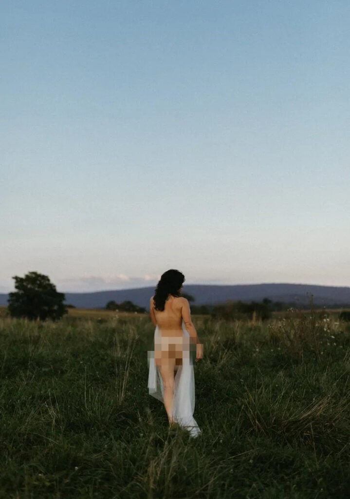 Back pose for nude wedding shoot, nude wedding bridal photo, outdoor nude bridal photo, outdoor nude wedding photos