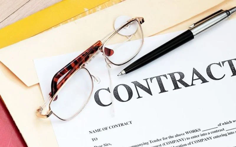 essentials of photography contracts