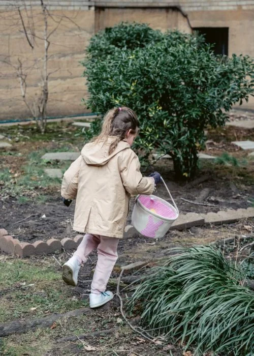 photo of easter egg hunt,  Easter egg hunt photography, Easter picnic photoshoot, Easter garden photography