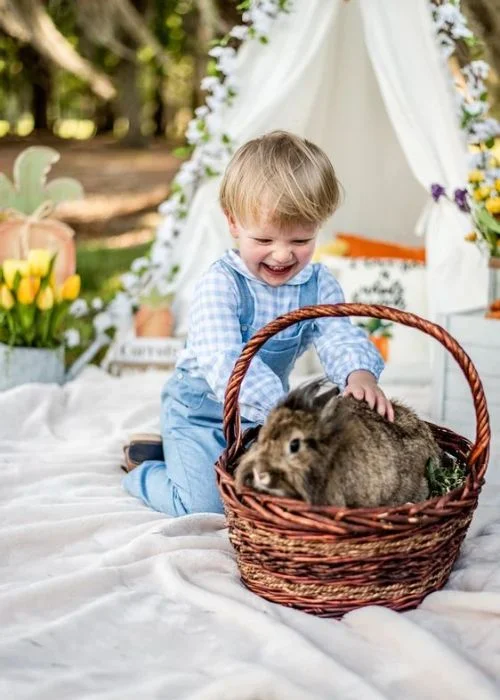 cute and creative easter-themed photo, Easter outdoor photo shoot, Easter spring photography