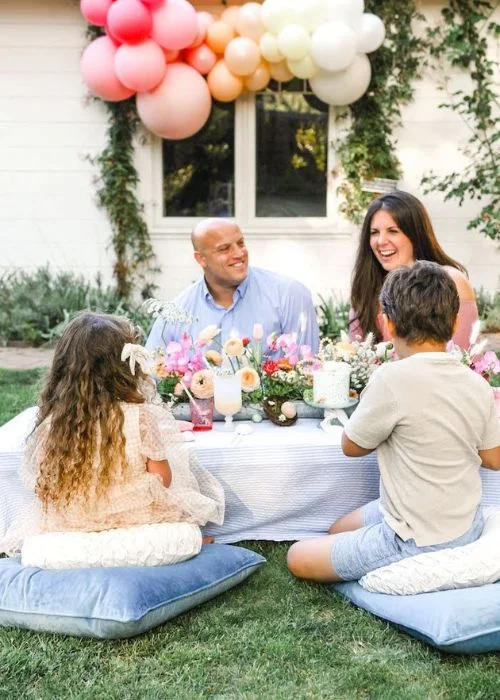 easter picnic portrait idea, Easter morning photos, Easter photography poses