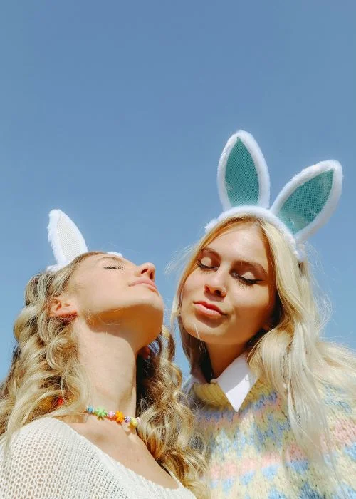 cute easter photo ideas, Easter bunny photos, Easter mini sessions