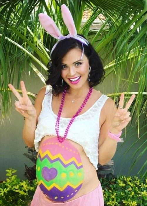 easter photo ideas for maternity shoot, Easter-themed maternity photos, Easter bump photoshoot, Easter baby bump pictures, Easter pregnancy announcement