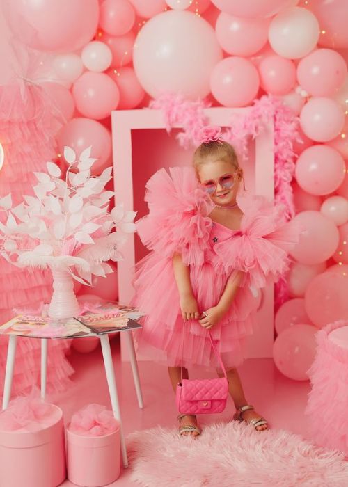 Cute barbie photoshoot ideas for baby girl