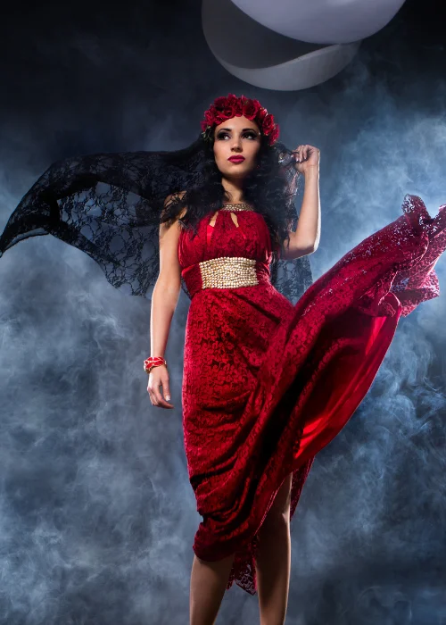 witch photography, witch themed photoshoot, witch photoshoot ideas, gothic photoshoot ideas, witchy photoshoot, witch photoshoot outfit ideas, witchy photoshoot ideas, best friend witch photoshoot, witch poses